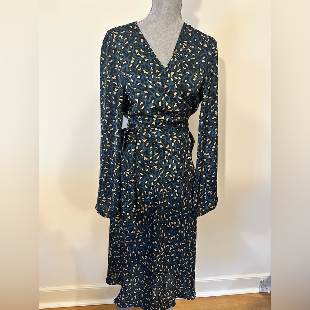 BCBG two piece shirt and skirt set size L/10